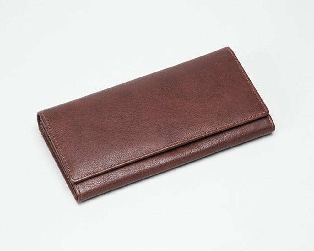 Ladies Wallet with Flap Closure in Genuine Leather – Brown Bear
